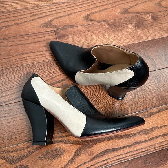 John Fluevog “Kendra” Pointed Toe Leather Heel - Elegant Conversations - Picture 6 of 12